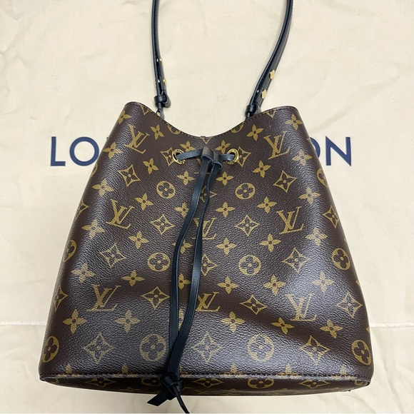 Louis Vuitton Black Monogram Neonoe MM Handbag - Picture 3 of 16